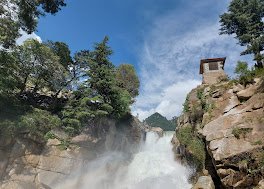 Lamchar waterfall